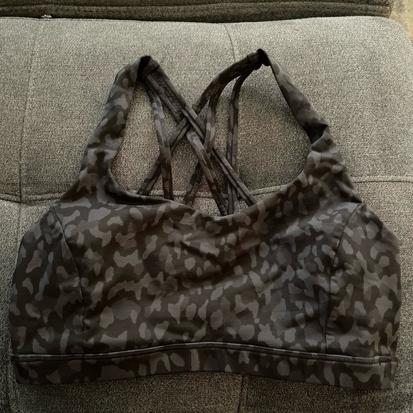 Lululemon Camo Sports Bra Size 8 - Picture 4 of 4